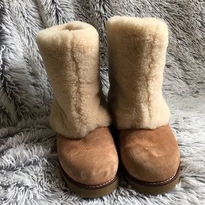Furry Ugg Boots Women’s Size 8